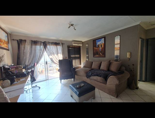2 BEDROOM SECTIONAL TITLE FOR SALE IN SOUTH CREST